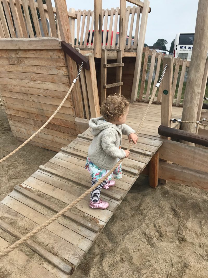 Offener Brief an die Mama vom Strand, mit Kleinkind, das einen Wutanfall hatte